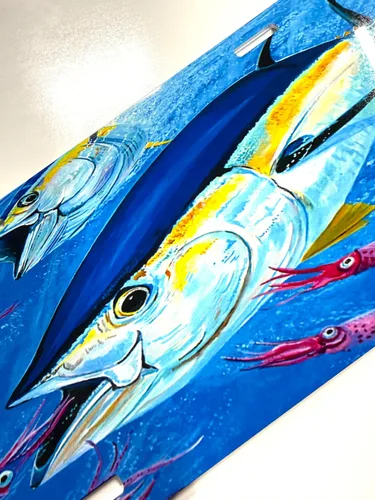 Miniatura 6 de Lobo Lures Bigeye Atún Chasing Squif por Mark Ray Auto Vanity Plate Garage o Mancave Art, placa de aluminio con revestimiento UV