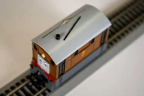 Miniatura 2 de Bachmann Trenes Thomas y sus amigos - Toby The Tram Engine con ojos en movimiento, negro, 0,5 litros