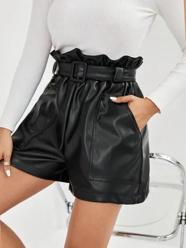 Miniatura 3 de WDIRARA Pantalones cortos de piel sintética con cinturón y bolsillos para mujer