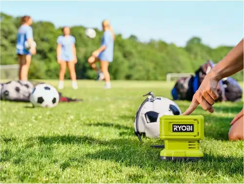 Miniatura 7 de Paquete de accesorios para inflador inalámbrico Buho - Inflador de alta presión Ryobi de 18 voltios, batería de 2.0 Ah, cargador de 18V, bolsa