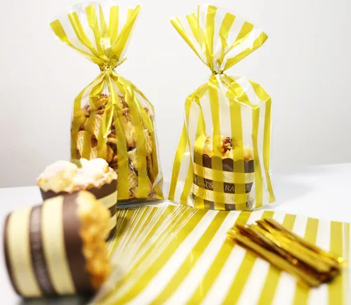Miniatura 7 de WOKawaiYo HOPEMT - 200 bolsas de plástico translúcidas de rayas doradas/bolsas de celofán con 100 lazos dorados para galletas, pasteles, chocolate