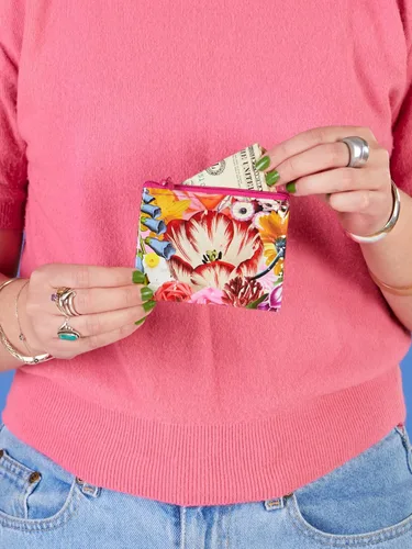 Miniatura 33 de Blue Q Monedero, hecho de 95% plástico reciclado. Práctica pequeña bolsa con cremallera para guardar monedas, tarjetas de regalo, auriculares, más.