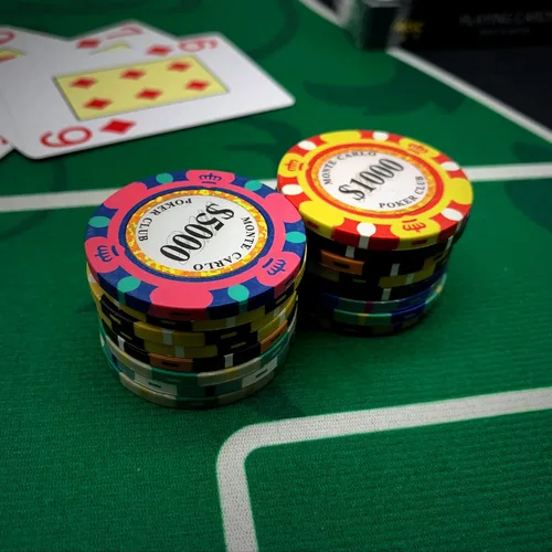 Miniatura 5 de Fichas de Poker Clay Monte Carlo de 0.49 oz - Paquete de 50 fichas Negro ($100 Black)