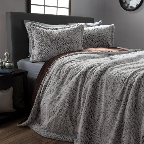 Miniatura 6 de Lavish Home Juego de edredón tamaño King, manta de piel sintética de 3 piezas estilo visón y 2 fundas de almohada, acogedor juego de ropa de cama