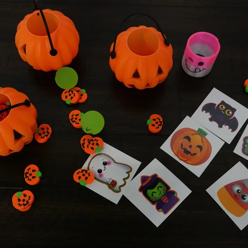 Miniatura 3 de 4E's Novelty Paquete de 24 mini cubos de calabaza para dulces de Halloween a granel para niños, bolsas de golosinas de Halloween, rellenos de bolsas