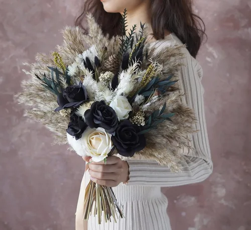 Miniatura 6 de Ramo de boda de rosas preservadas negras y doradas, ramo de boda bohemio, ramo de hierba de las pampas, ramo de flores secas de 12-14 pulgadas