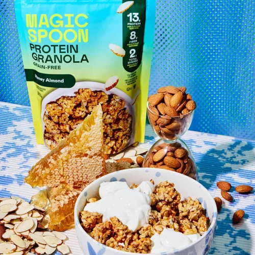 Miniatura 5 de Magic Spoon Granola proteica - Granola alta en proteínas, apta para dieta cetogénica, baja en azúcar, sin granos, desayuno saludable o aperitivo