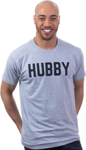 Miniatura 9 de Hubby Funny Dad Joke Groom Humor Matrimonio Aniversario Marido Saying Cute Dude Honeymoon Camiseta para hombre
