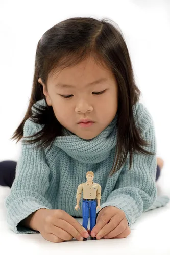 Miniatura 2 de Bruder Bworld 60022 Figura de Juguete de Hombre con Piel Oscura/Jeans Azul