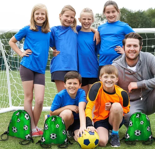 Miniatura 4 de Coume Paquete de 20 bolsas de fútbol con cordón de 12 x 10 pulgadas, mochila deportiva portátil para niñas y niños, recuerdos de fiesta, refrigerios