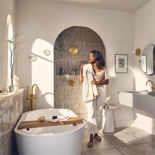 Miniatura 10 de Moen Cia 6221BG - Grifo de lavabo de baño con una sola manija con placa incluida, oro cepillado