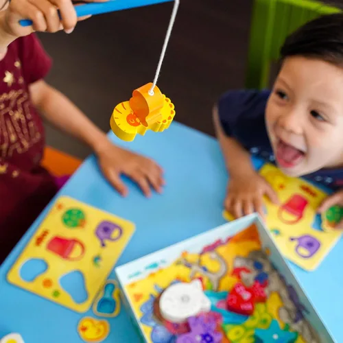 Miniatura 6 de HABA Mis primeros juegos - ¡Aquí está Fishy Fishy! Juego magnético de pesca Edades 2+ Fabricado en Alemania Juegos para niños pequeños, juguetes