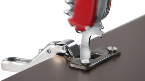 Miniatura 6 de Victorinox Midnite Manager Cuchillo suizo del ejército, pequeño, multiherramienta, 10 funciones, LED, tijeras, rojo