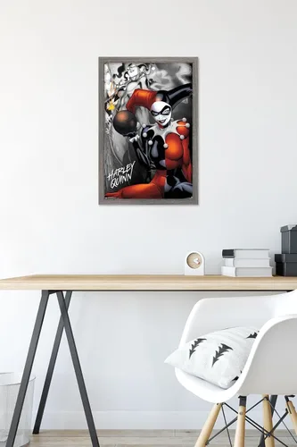 Miniatura 6 de Trends International DC Comics - Póster de pared de Harley Quinn, la bomba, 14.725 x 22.375 pulgadas, versión enmarcada de madera de granero