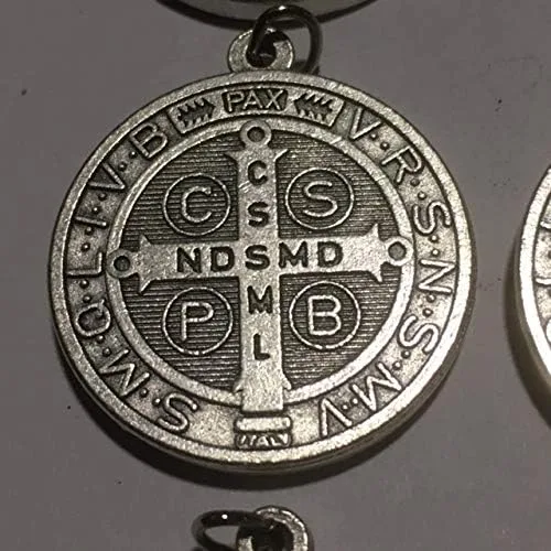 Miniatura 5 de Lote de 50 medallas de San Benito de Nursia Patron Against Evil 10in anillo ovalado tono plateado Sin gemas
