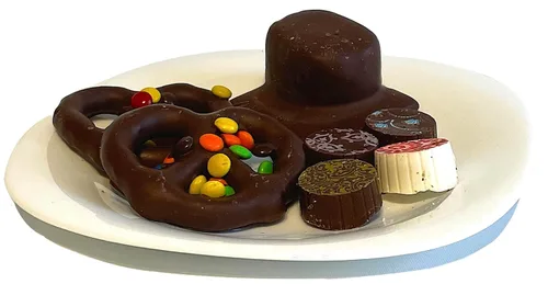Miniatura 5 de Cesta de regalo gourmet de calabaza de Halloween de 33 piezas de chocolates artesanales, galletas, crujidos y aperitivos. Hecho a mano y perfecto