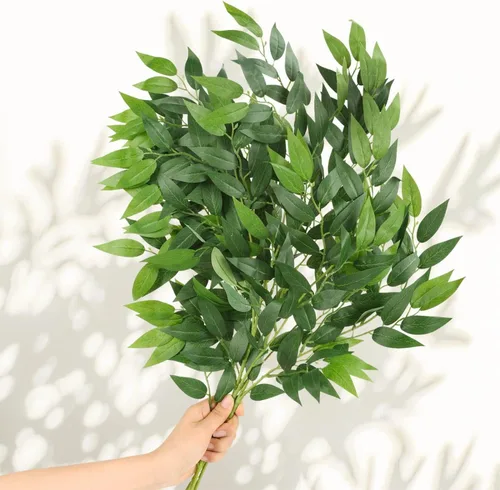 Miniatura 8 de WEISPARK Tallos de Verdor Artificial Ruscus Italiano, 16pcs Ramas de Guirnalda de Hojas Verdes Sintéticas Spray de Verdor Colgante para Ramo