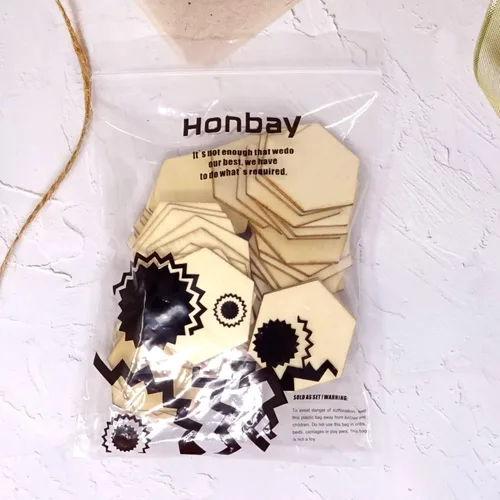 Miniatura 8 de Honbay 50 piezas de 1.57 pulgadas hexagonales en blanco sin terminar rebanadas de madera para manualidades, decoración del hogar, juegos, educación