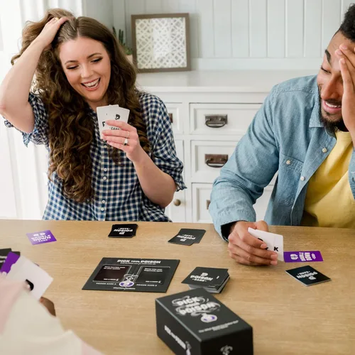 Miniatura 2 de Pick Your Poison Edición familiar – Divertido juego de fiesta "Would You Rather" para niños, adolescentes y adultos Divertido juego de cartas