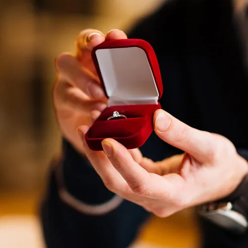 Miniatura 7 de Whaline 72 anillos de diamantes para despedida de soltera, anillos de compromiso ajustables para decoración de mesa de boda, juego de despedida