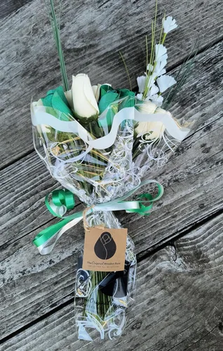 Miniatura 6 de Ramos originales de rosas de madera en 1, 2, o 3 docenas Día de San Patricio