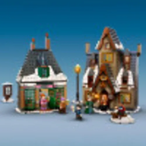 Miniatura 3 de LEGO Harry Potter Visita al Pueblo de Hogsmeade 76388 - Juguete de construcción, set del 20º aniversario con minifigura dorada coleccionable de Ron