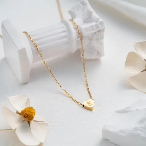 Miniatura 4 de OSNIE Collar con colgante del alfabeto de la A a la Z, chapado en oro de 14 quilates, con dije de corazón con inicial de letra mayúscula, día