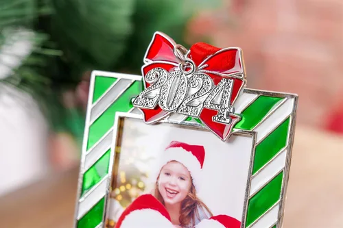 Miniatura 7 de FKOG 2025 Adornos de Árbol de Navidad con Marco de Fotos, Adornos Colgantes de Árbol de Navidad para Familia, Personas Mayores, Deportes, Escuela