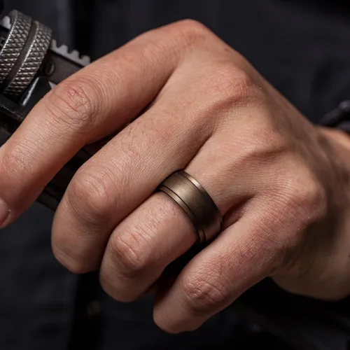 Miniatura 90 de ThunderFit Anillos de boda de silicona para hombre, 0.394 in de ancho y 0.098 in de grosor, paquete múltiple de variedad 1-7