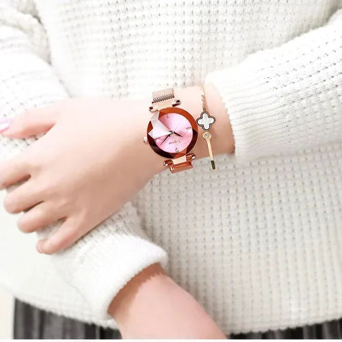 Miniatura 5 de BESTKANG Reloj analógico de cuarzo para mujer, esfera 3D, correa de malla rosa, reloj de pulsera para niñas y mujeres
