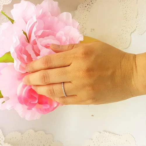 Miniatura 2 de Dazzlingrock Collection Anillo apilable de oro blanco con zafiro rosa redondo de 14 quilates para mujer, delicado aniversario de boda, oro blanco