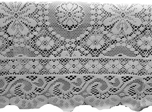 Miniatura 3 de Van Wyck Medallion - Mantel de encaje de punto pesado 60x104, color blanco