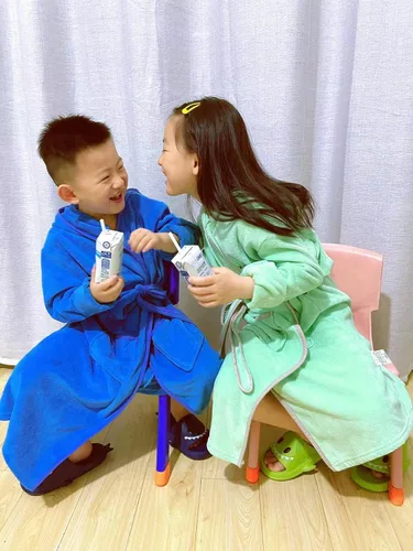 Miniatura 9 de SWMSTUPF Bata de baño para niños y niñas, toalla suave con capucha, bata de algodón turco, color verde
