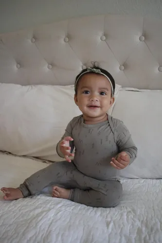 Miniatura 61 de GUNAMUNA Pijama unisex convertible ultrasuave para bebé, mameluco con cremallera para pañales, recién nacido a 24 meses