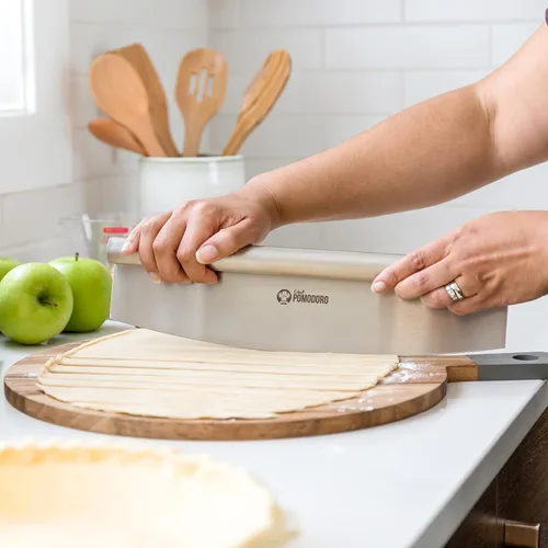 Miniatura 8 de Chef Pomodoro Cuchillo basculante para pizza con cubierta protectora, multiuso de 14 pulgadas con hoja de acero inoxidable súper afilada, cubierta