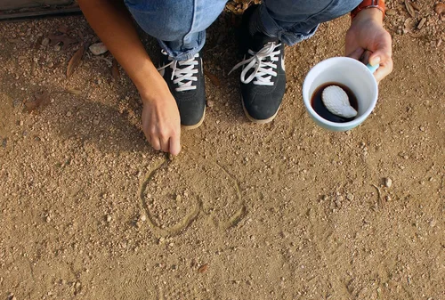 Miniatura 7 de Creature Cups - Taza de cerámica de erizo (11 onzas, verde agua) - Animal 3D oculto dentro que emerge mientras bebes - Regalo de vajilla