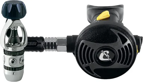 Miniatura 2 de Cressi Regulador de buceo ideal para principiantes y alquiler- Simple, fuerte y fácil de usar - Filtro cónico y sistema de regulación aguas abajo