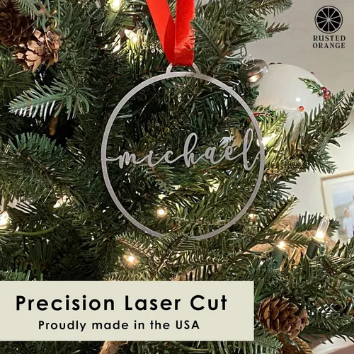 Miniatura 6 de Adornos minimalistas personalizados (individual; 6 pulgadas) – Adornos de Navidad personalizados de metal moderno con nombre cursivo para árbol