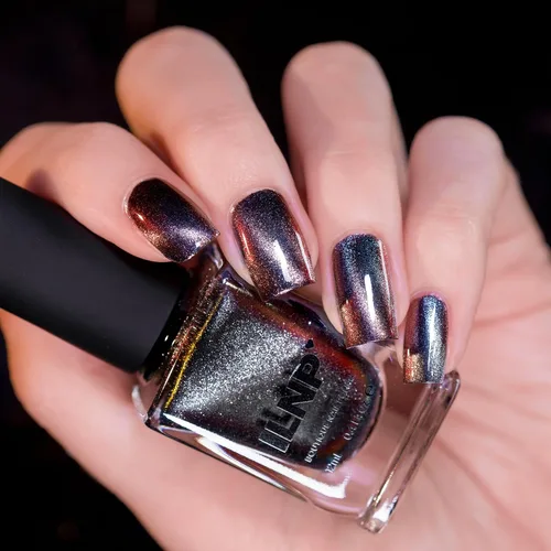 Miniatura 4 de ILNP Dark Matter - Esmalte de uñas magnético negro a rojo