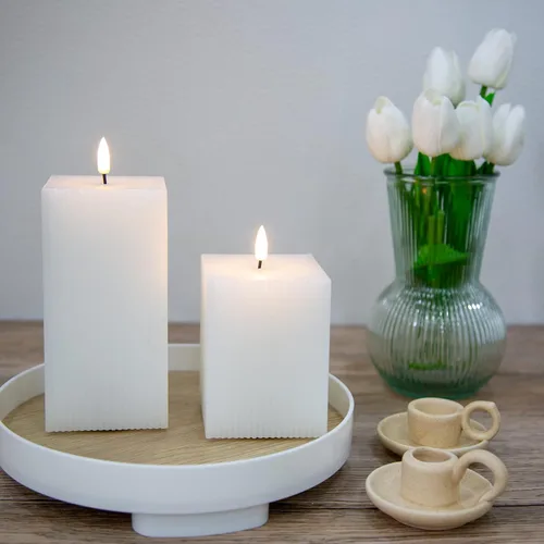 Miniatura 8 de Velas sin llama blancas acanaladas con control remoto, juego de 2 velas LED cuadradas a pilas, velas parpadeantes de cera real para decoración