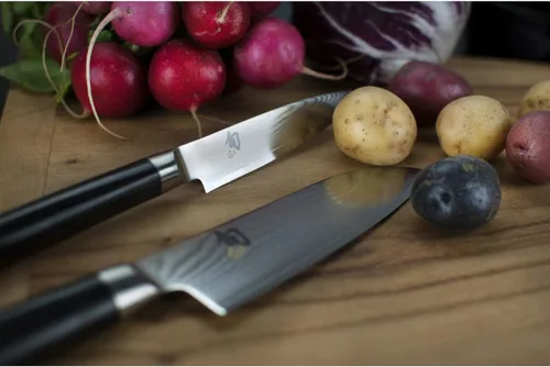 Miniatura 2 de Shun Cuchillo Santoku clásico de 5 1/2" Negro