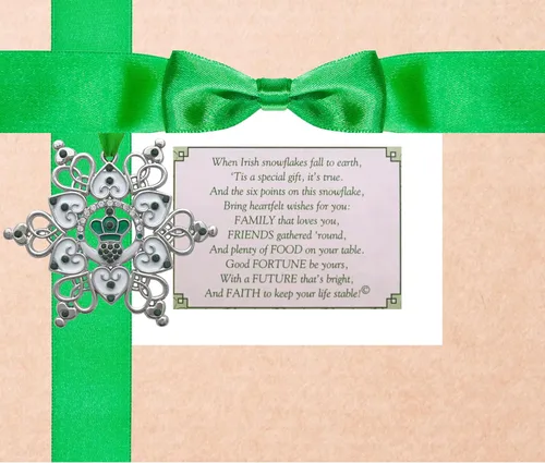 Miniatura 4 de Adorno de Navidad irlandés – Claddagh – Copo de nieve irlandés – Filigrana de metal y joyas – Bolsa de almacenamiento de regalo incluida mide 3 x 3