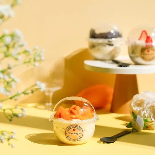 Miniatura 7 de Cunhill Paquete de 50 tazas de postre con tapas de cúpula, vasos de plástico desechables con tapas transparentes para mascotas (sin agujero)