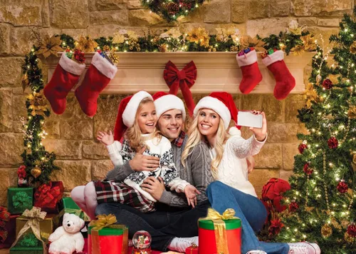 Miniatura 2 de Telón de fondo de chimenea de Navidad de 7x5 pies, telón de fondo de Navidad con árbol y calcetín, decoraciones para suministros de fiesta