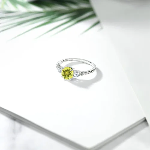 Miniatura 17 de Gem Stone King Anillo de compromiso de 3 piedras preciosas redondas de oro blanco de 10 quilates con piedra natal de 0.236 in con piedra natal