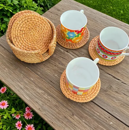 Miniatura 8 de Juego de 6 posavasos de ratán hechos a mano con soporte, posavasos bohemios de mimbre natural, resistentes al calor para bebidas frías y calientes