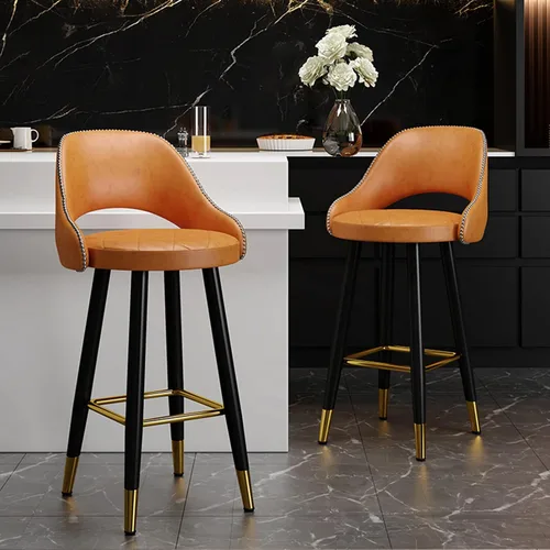 Miniatura 2 de LAJUU Taburetes de bar, silla alta giratoria, respaldo curvado de cuero, taburete de recepción con reposapiés de metal y patas de latón/naranja/25.6