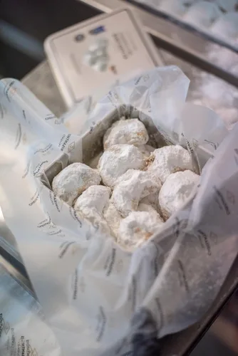 Miniatura 6 de Galletas griegas hechas a mano (Kourabie) con almendras enteras 450g/15.8oz