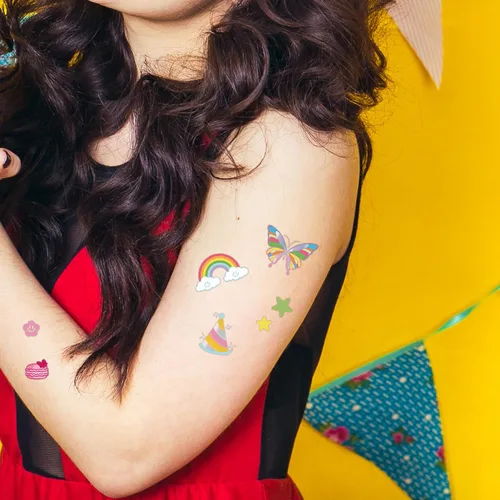 Miniatura 5 de Tatuajes temporales que brillan en la oscuridad para adultos, 126 unidades; suministros de fiesta de cumpleaños de ambiente festivo, tatuajes