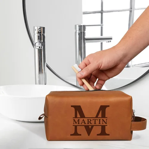 Miniatura 6 de Bolsa de artículos de aseo personalizada para hombres, kit de viaje de cuero con monograma personalizado para hombres, organizador de artículos